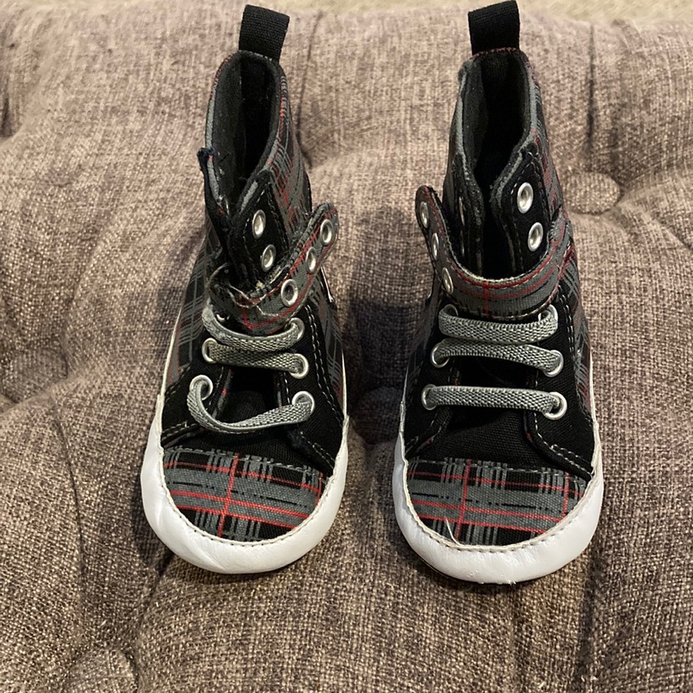 Scull and crossbones plaid soft sole baby shoe